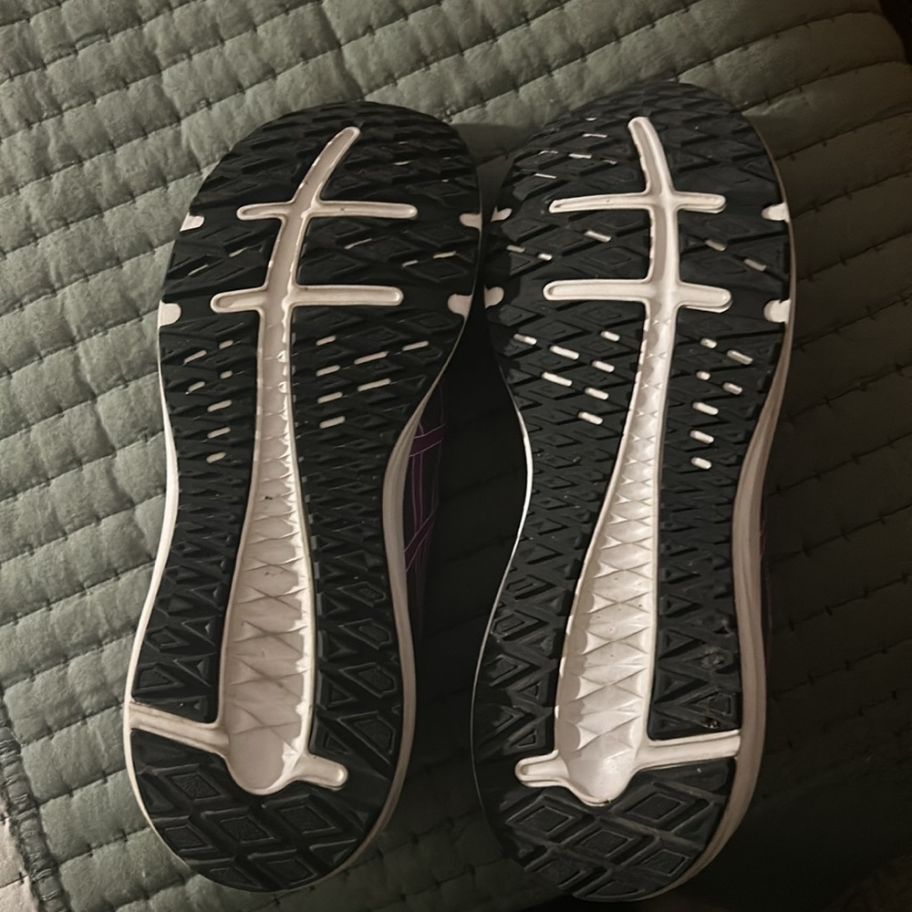 ASICS Women's Patriot 12 Running Shoes - Picture 8 of 8